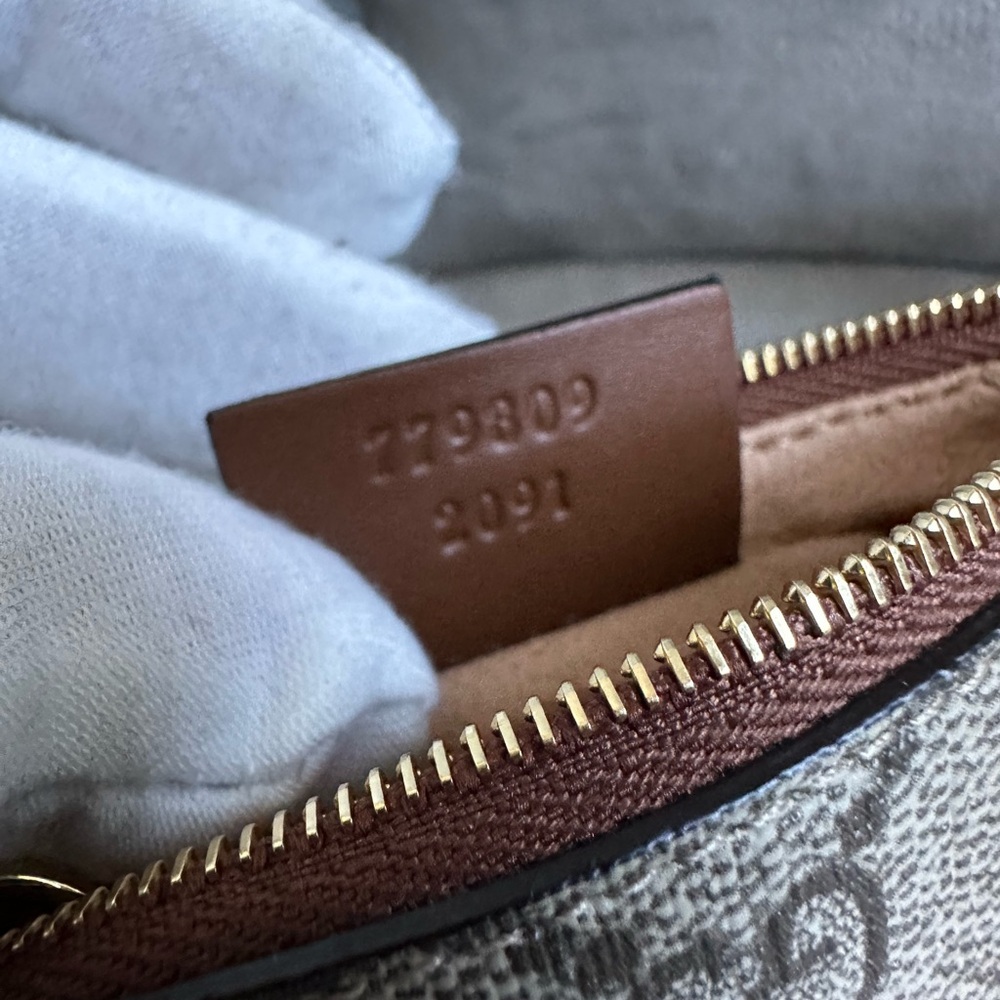NWT AUTHENTIC Gucci Monogram Key Pouch - Picture 5 of 13